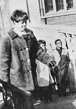 Students march on the Cathedral of Learning, January 15, 1969